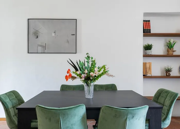 Iflat Pantheon's Roomy And Friendly Appartement
