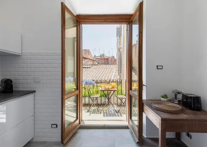 Iflat Pantheon's Roomy And Friendly Appartement *