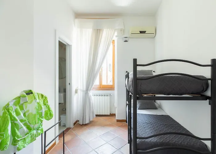 Iflat Pantheon's Roomy And Friendly Appartement